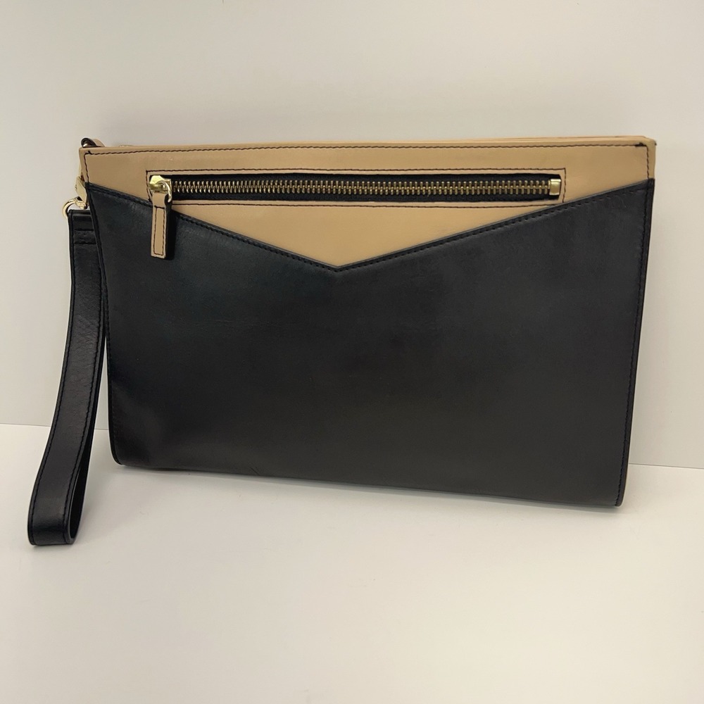 HALOGEN Leather Wristlet Wallet Black Tan Gold Hardware Zip Close Classic Clutch